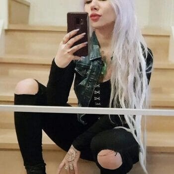 Ontmoet nikkaatje: avontuurlijke vrouw zoekt sexdate